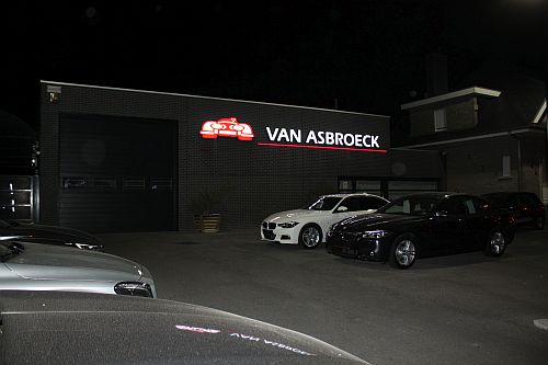 Van Asbroeck parking with 200W and 300W Maha
